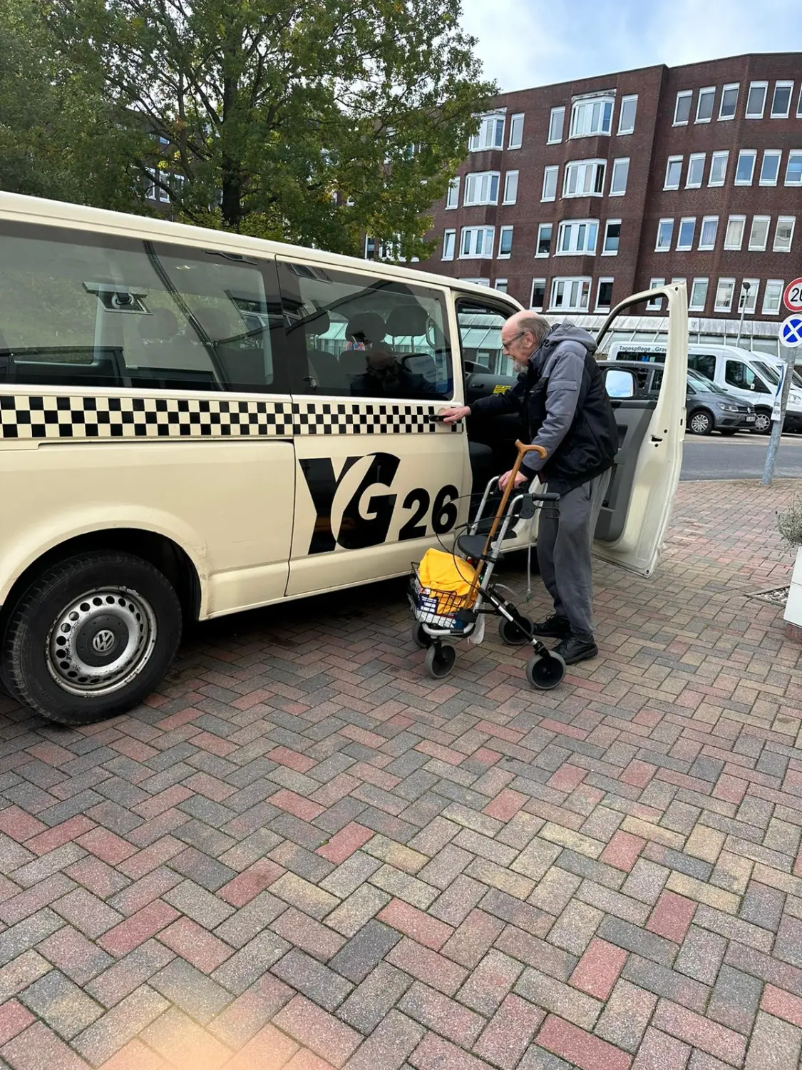 YellowGo-Van